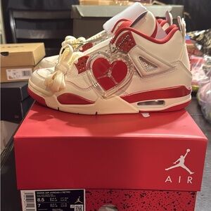 Brand new Women Air Jordan 4 Retro valentines size 8.5 women/7 men